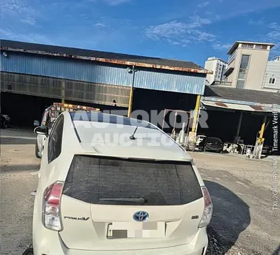2016, Toyota / Prius v, 320136 км., gas 2016, Toyota / Prius v, 320136 км., gas