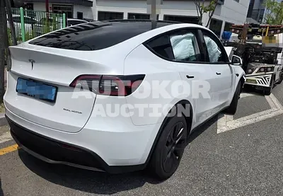2024, Tesla / Model Y, electric 2024, Tesla / Model Y, electric